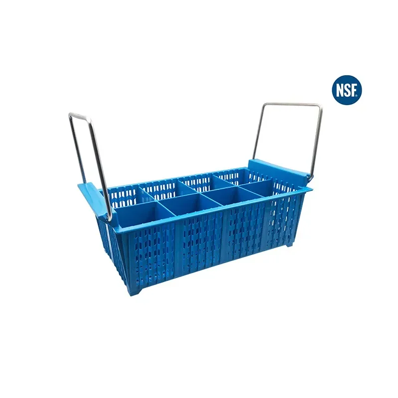 Cesta azul con compartimentos y asas metálicas.