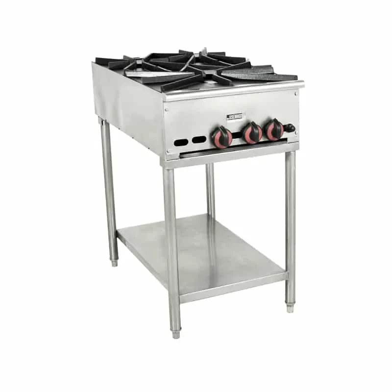 Estufa industrial de acero inoxidable con tres quemadores.