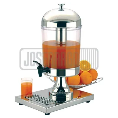 Dispensador de jugo de naranja con frutas.