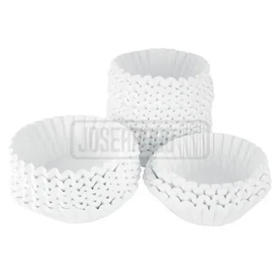 Papelillos blancos para cupcakes apilados