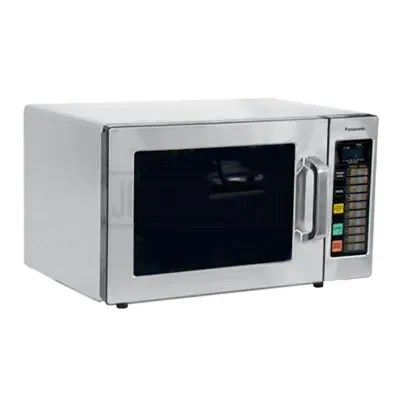 Horno microondas de acero inoxidable con puerta frontal.