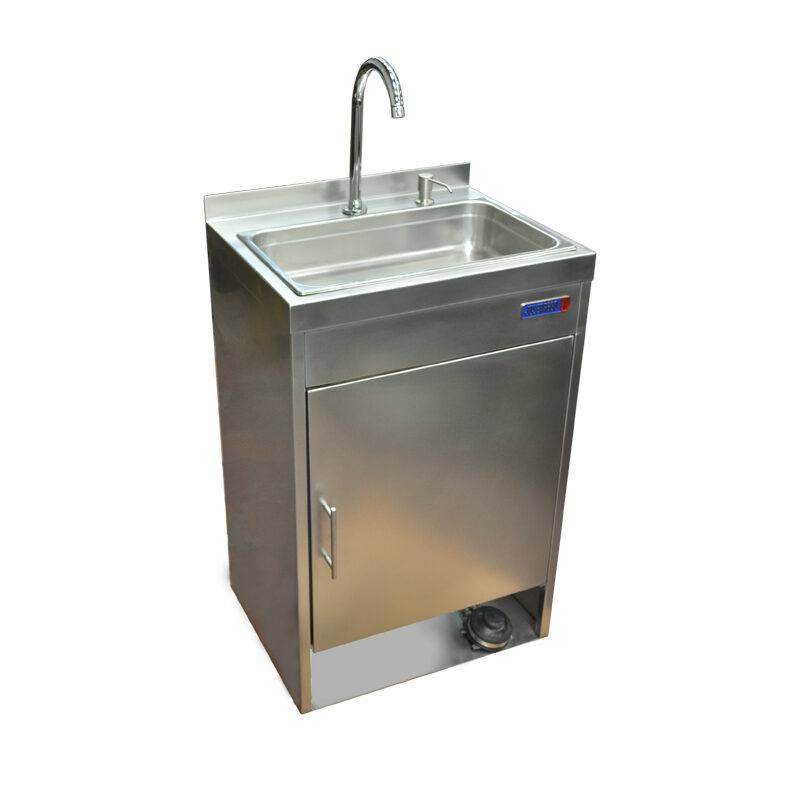 Lavamanos industrial de acero inoxidable con grifo.